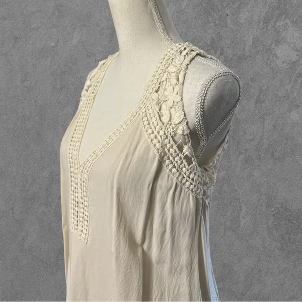 LOVESTITCH | Cream Ivory Floral Crochet Lace Tunic Tank Top Size M - Image 2