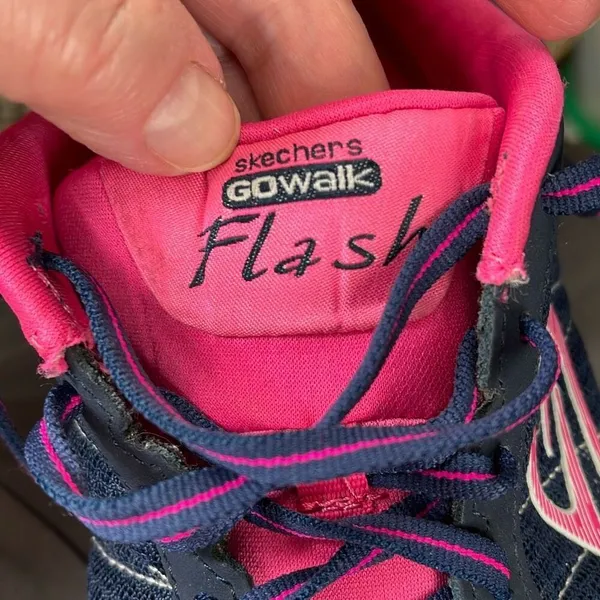 Sketchers size 9.5 Goga mat shoes. - Image 7