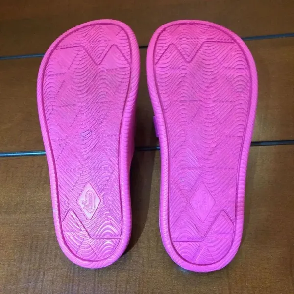 Chaco Women's Chillos Slide Sandals fuschia size 7 - Image 8