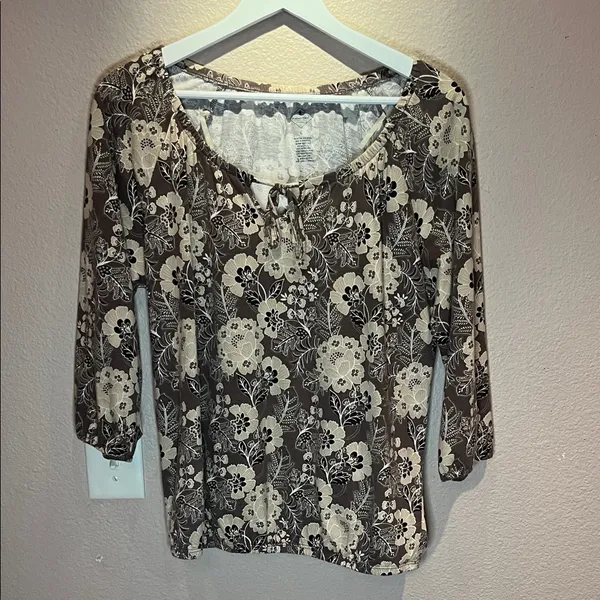 St. John’s Bay Women’s Knit Blouse Peasant Style Neutral Floral Size Large - Image 2