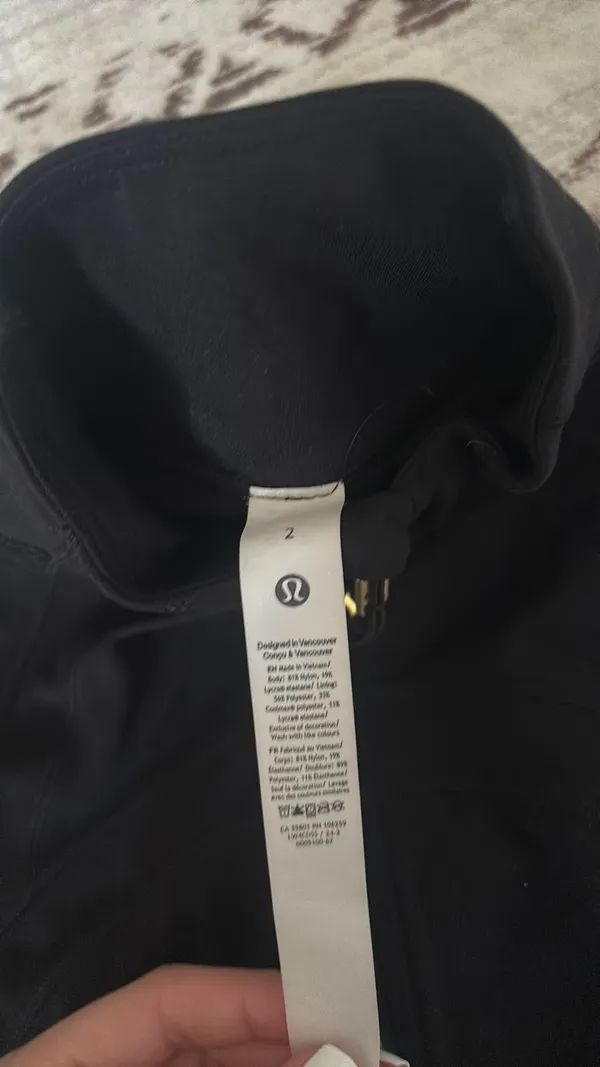 Lulu align jacket size 2  - Image 3