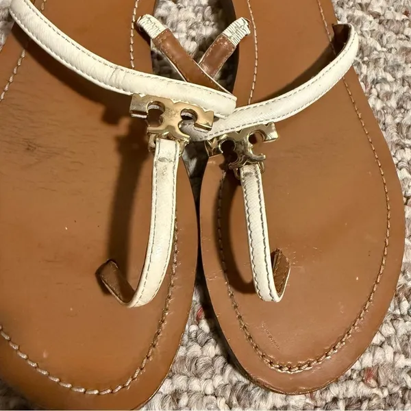 Tory Burch Sandals Melinda T Strap Flip Flops Half Moon Tory Medallion- Size 7 - Image 5