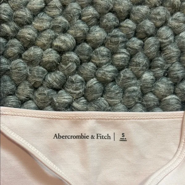 Abercrombie & Fitch Baby Pink Cropped Tank Size Small - Image 5