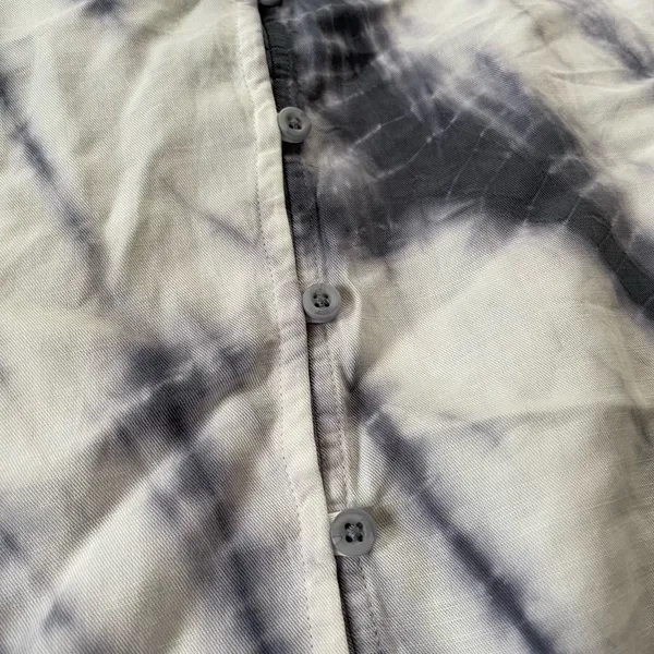 Side Stitch Women's Top Sz XL Tie Dye Tencera Button Front Top Blue A393918 - Image 5