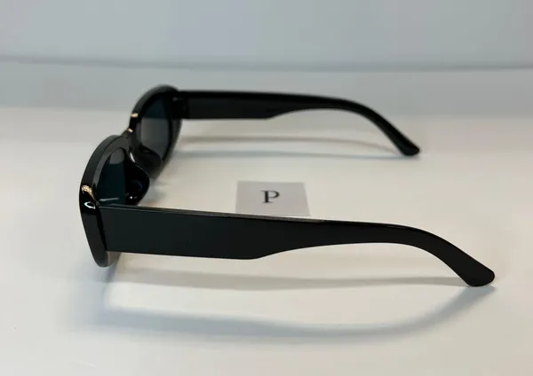 90s Retro Black Sunglasses / Retro Square Sunglasses - Image 4