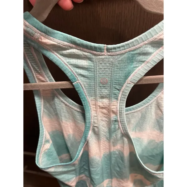 Lululemon Swiftly Tech Racerback‎ Tank in a blue tie-dye 6 - Image 4