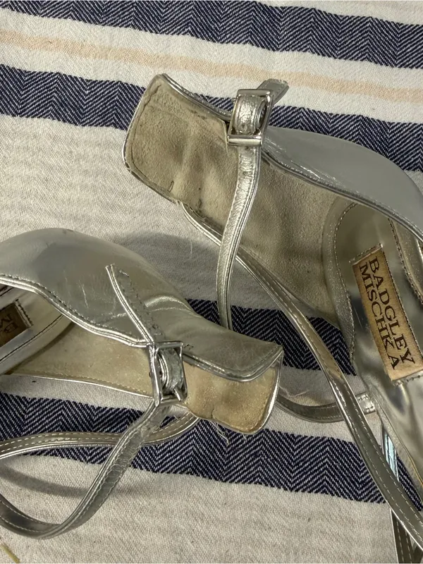 Badgley Mischka Silver Metallic Leather Strappy Stiletto Heels Evening Sandals - Image 7