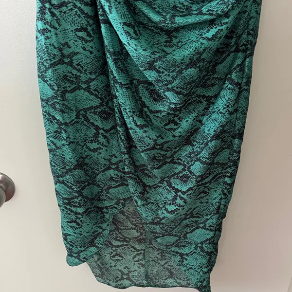 vestique One-Shoulder Teal Snake-Print Midi Dress - Image 3