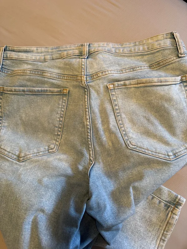 Old Navy Straight Leg High-Rise Jeans - Image 3