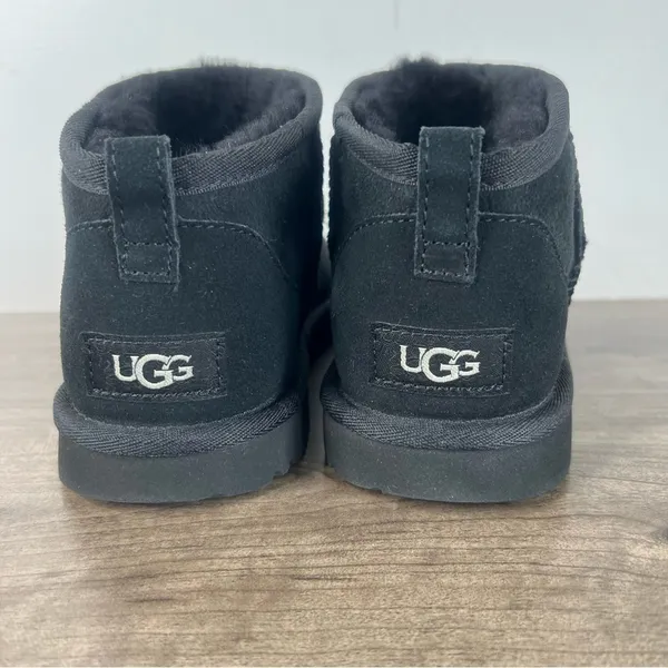 Ugg Youth Women’s Black Mini Boot Size 6 or Women's Size 8 SKU#24325 - Image 5