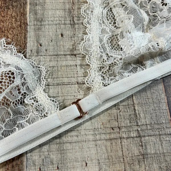 Out From Under Ivory Eyelash Lace Triangle Bralette Adjustable Boho Lingerie L - Image 3