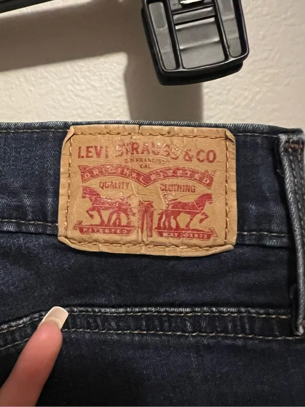 Levi's Dark Indigo Women's Skinny Jeans - Image 3