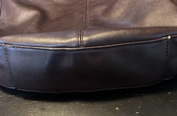 Frye and Co. good used brown leather purse. - Image 4