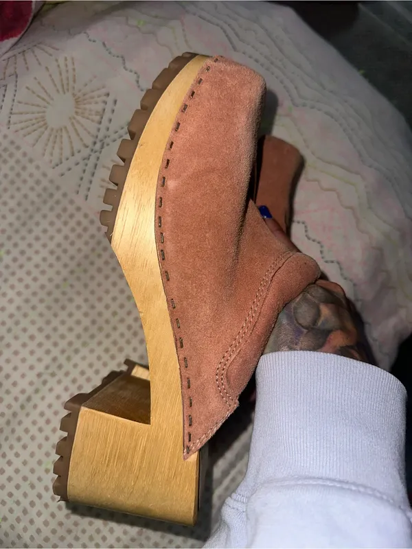 MIA + Free People Karma Clog In Blush $169 MSRP - Image 6