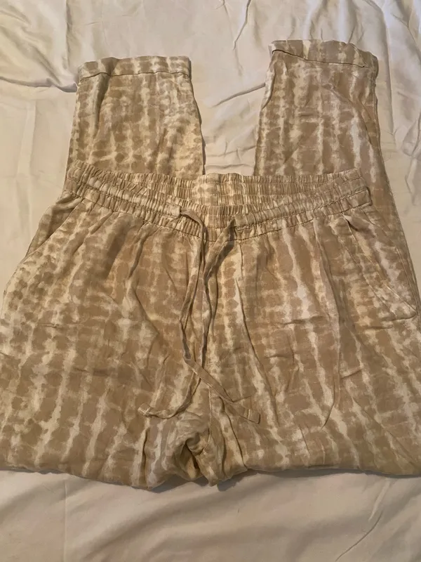 Old Navy Linen Pants. Size Medium - Image 2