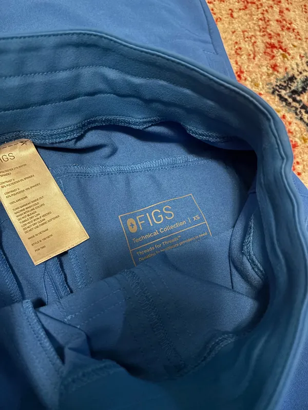 FIGS Scrub Set - Image 2