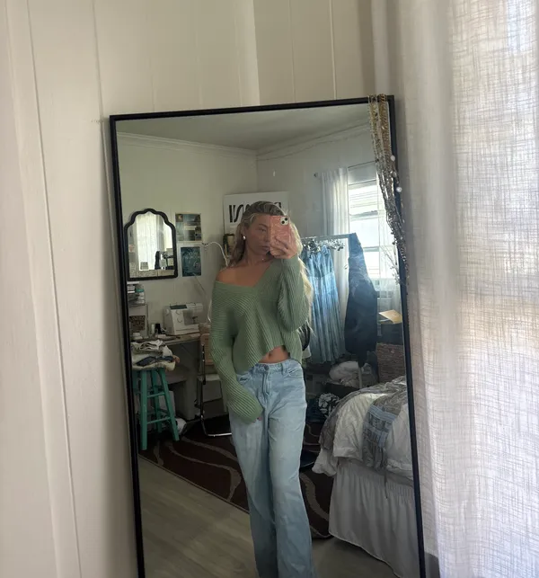 Green Kendal And Kylie V Neck Sweater - Image 3