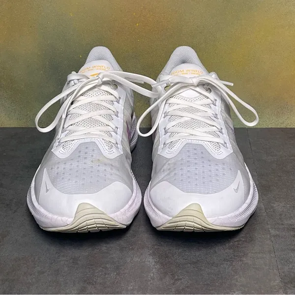 Nike Air Zoom Winflo 8 Women's Grey / White / Violet Sneakers Size 9 - Image 5