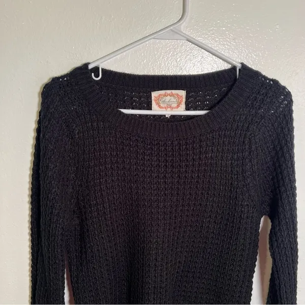 Ambiance Women's Size Medium Crewneck Loose Knit Sweater Black‎ High Low Hem - Image 2