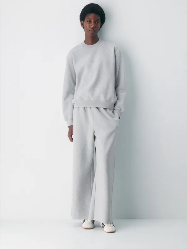 Aritzia TNA Crewneck Sweatshirt in Light Gray Sweatfleece CozyFleece Perfect Fit - Image 3