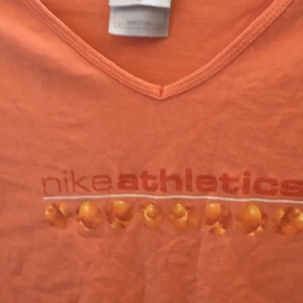 FINAL MARKDOWN Ladies Nike tee medium - Image 4