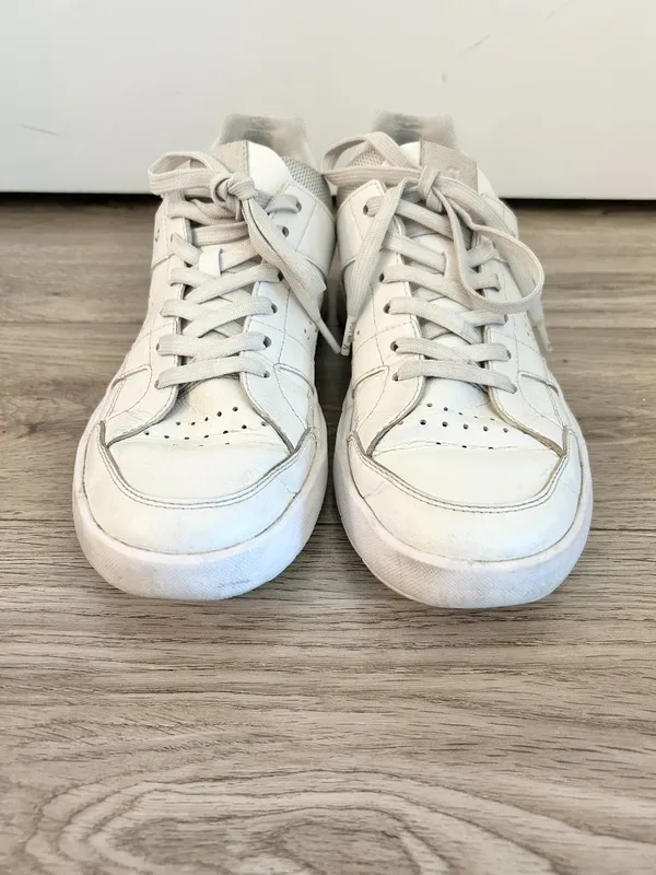 On Women's The Rodger Clubhouse Tennis Sneaker in White Size 8.5 - Image 5