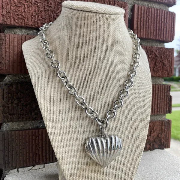 Anne Klein Authentic Ribbed Heart Silver Tone‎ Vintage 80's Necklace Link Toggle - Image 4