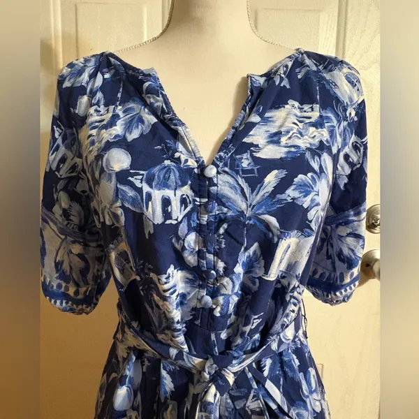 LOFT V-Neck Blue and White Floral Tie-Waist Maxi with slit sides. Size Small - Image 5