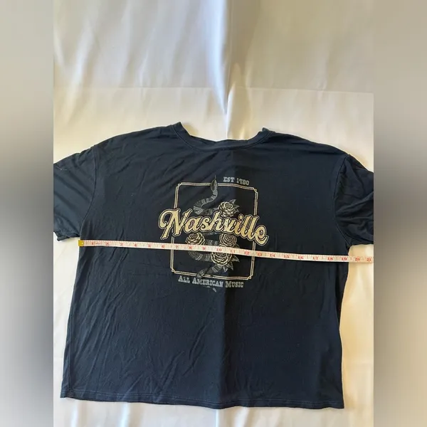 Nashville Graphic Tee in Dark Blue - Image 4