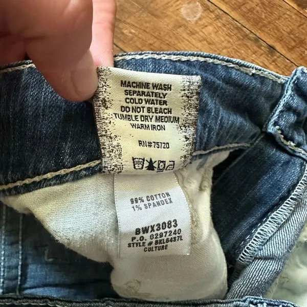 BKE western cutoff size 32 denim normcore shorts - Image 3