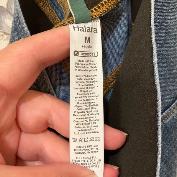 Halara Flex High Waisted Wide Leg Jeans in Medium Blue Wash Size Medium EUC - Image 4