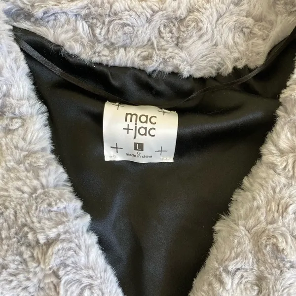New Ladies Faux Fur super soft coat size L - Image 2