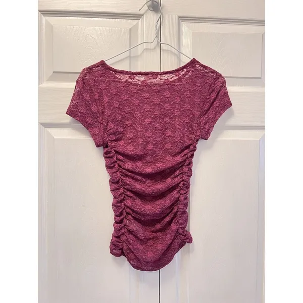 FREE PEOPLE Keep it simple lace baby tee In Dramatic Orchid Pink‎ purple Size S - Image 5