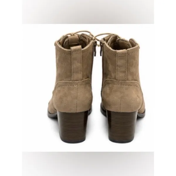 NWB Journee Collection Baylor Booties Sz 8.5 Faux Suede Lace-Up Stacked Heel Tan - Image 7