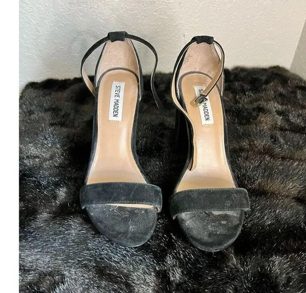Steve Madden Black Suede Carrson Block Strap Heel - Size 9.5 - Image 2