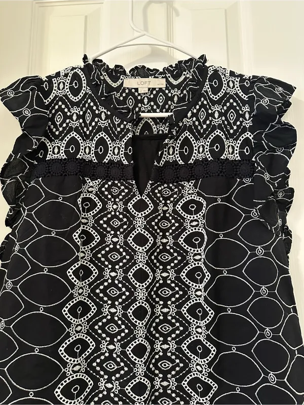 LOFT Black & White Geometric Ruffle Sleeve Blouse - Image 3