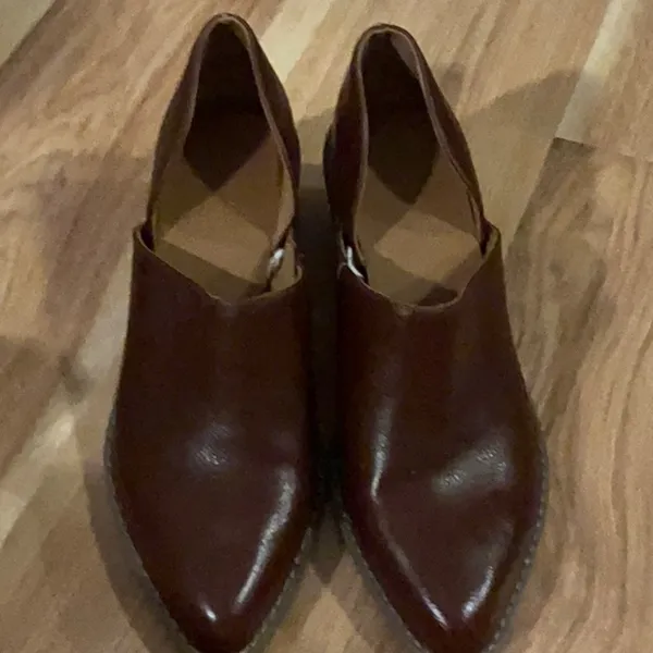 Universal Threads leather slip on shoes size 9.5 NEW - Image 5