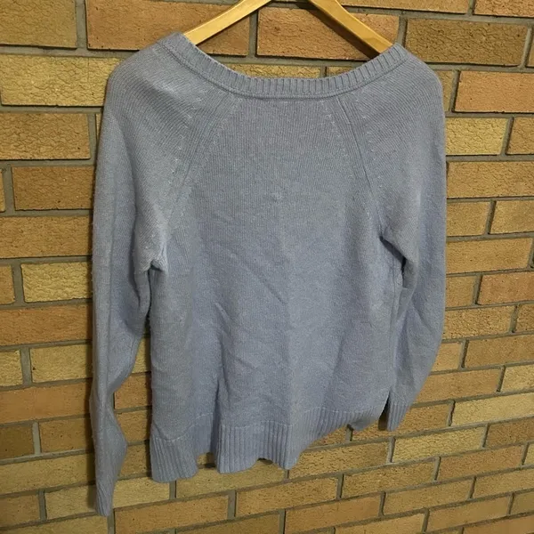 NWT Splendid Hedda Slash Neck Long Sleeve V Neck Sweater Frosty Blue Size M - Image 7