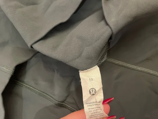 Lululemon Dark Forest HR 4” Shorts - Image 5