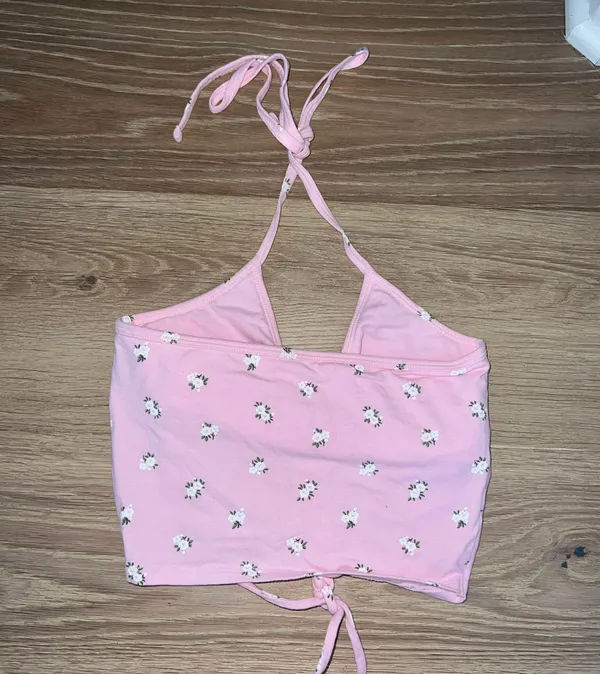 Hollister baby pink halter tank small - Image 2