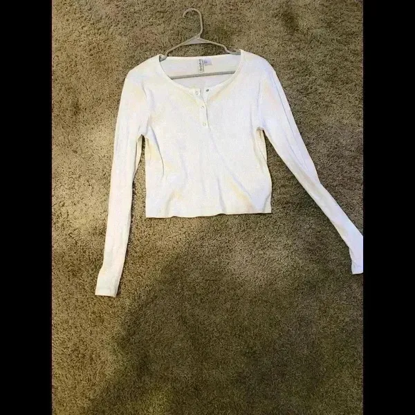 H & M Divided brand cute long sleeve shirt size medium. - Image 4