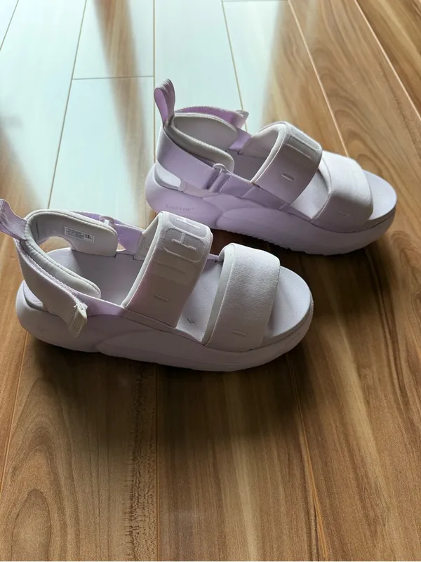 UGG LA Cloud Sports Sandals 1136814 Lavender - Women's size 7.5 - Image 2