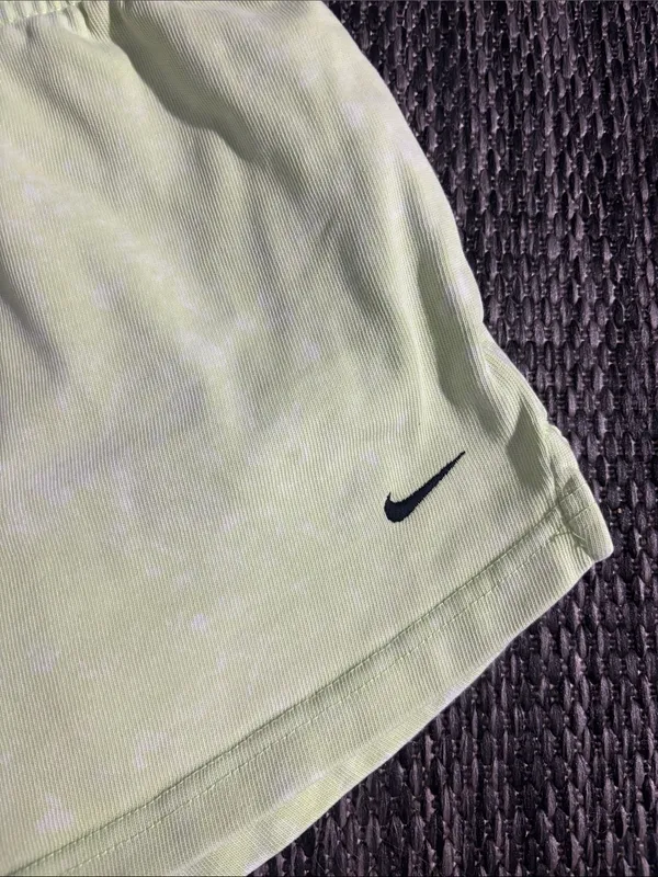 Nike Green Retro Oversized Loose Fit Shorts with Pockets Size Small - Image 5