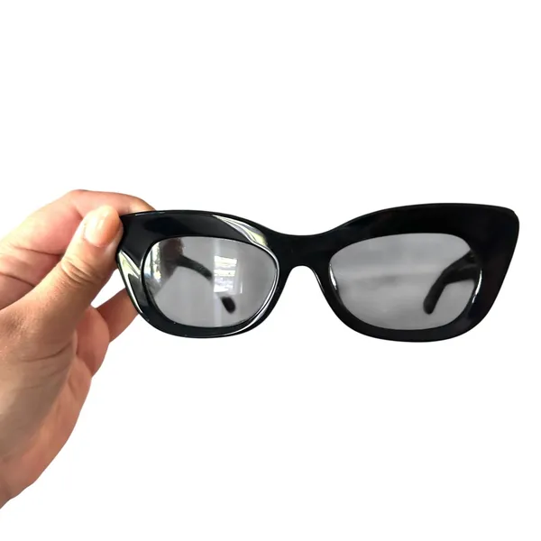 STELLA MCCARTNEY Cateye Black Sunglasses with Case‎ - Image 3