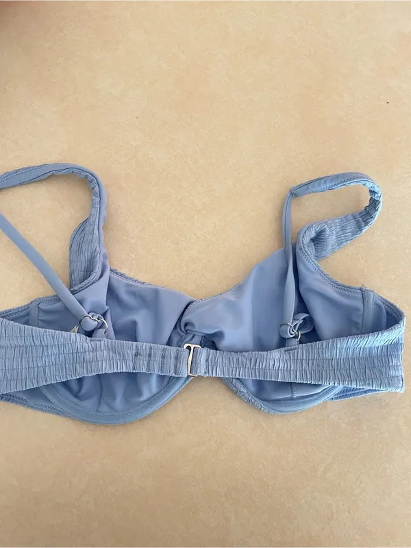 Abercrombie & Fitch Continuous Underwire Twist Bikini Top Size Medium - Image 4