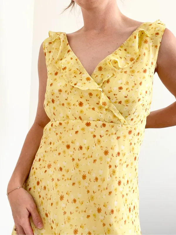 Vintage Yellow Floral Ruffle V-Neck Midi Dress - Image 3