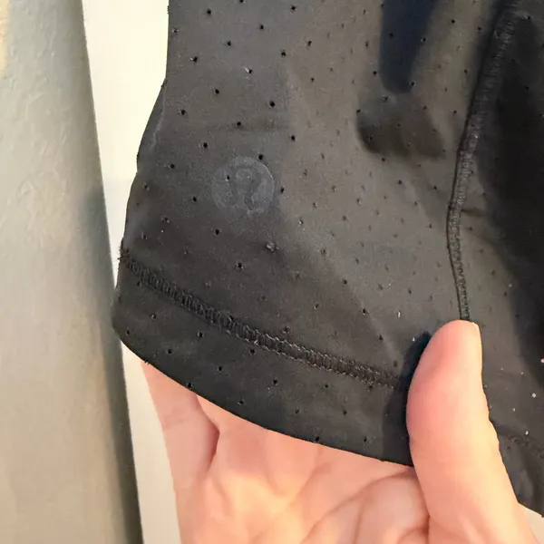 This is a pair of black Lululemon Final Lap running shorts! size 6! - Image 4