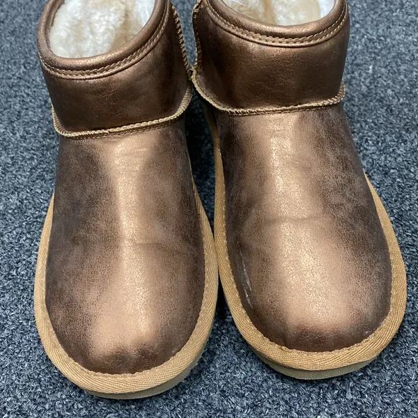 Arizona Jeans bronze brown foil mini ugg boots ankle shearling lined 7.5 - Image 12