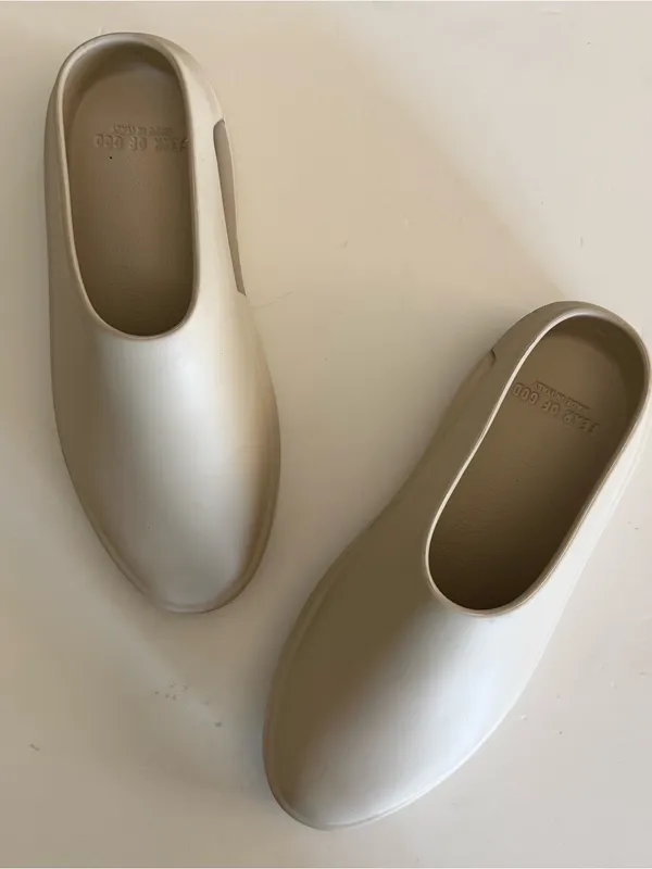 Fear Of God The California Slip On Mules in Oat Cream Foam. Size 36, US 6 - Image 2