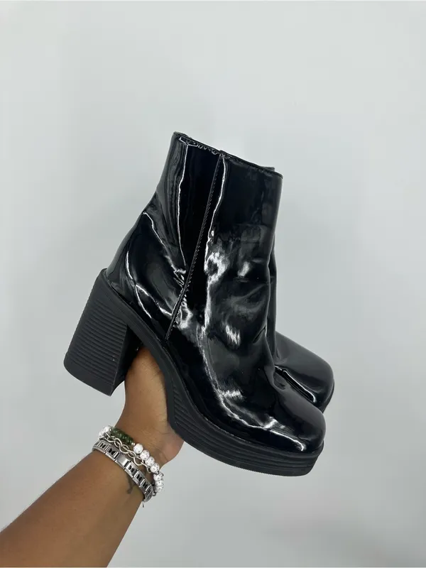 Rogue Vintage Y2K Black Patent Leather Chunky Heel Boots Size 7 Goth Grunge - Image 5